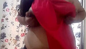 Desi Indian Slut Rips Clothes For Naughty Massage!