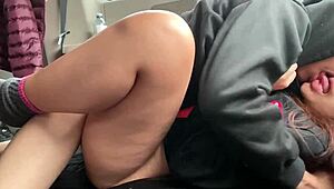 Pinay babe mixes tongue kissing with intimate missionary action.