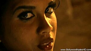 मेरी बॉलीवुड गर्लफ्रेंड देवा मेरे लिए इरोटिक डांस करती है 😍