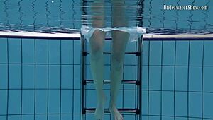 Andrejka Stuns with Underwater Bikini Moves