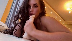 i will jerk off to elisteilor while she licks her toys cutely