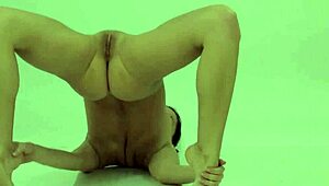 Larisa Dolina Stuns with Flexible Gymnast Moves