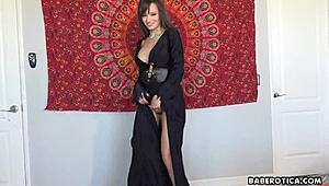 Sexy milf lexi luna masturbates wet pussy in 4k