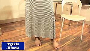 amateur black tranny tugging solo 😏