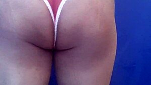 Me Masturbo Con Tanga De Mi Prima