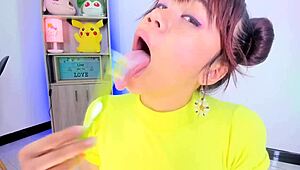 lila jordan cepilla sus dientes