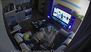 i watch netfliks while she sux my big cock