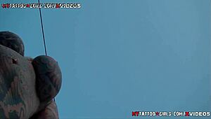 BlackWidow XXX Shows Off Curves at Poolside Exclusive