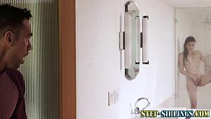 teenage stepsister sucks cock in the bath