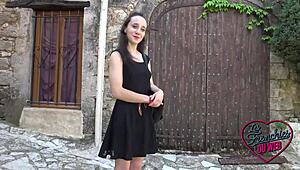 Amandine Se Laisse Guider Par La Coquine Marie!