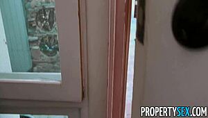 एय बेब, क्या तुम मुझे इस हॉट रियल एस्टेट एजेंट को डॉगी स्टाइल से बांग करना देखना चाहोगे?