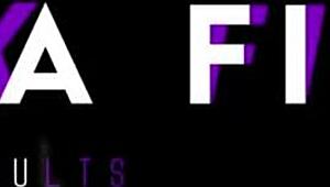 Follando Al Aire Libre En Lujoso Coche Con Una Polla Grande Y Con Mucho Cum - Sara Blonde