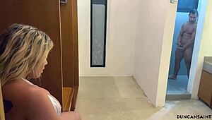 Dezii gonzalez caught me in the shower