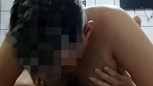 big bear fucks me bareback in the hotel room 😘