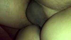 Petite webcam girl from Esmeraldas intrigues with her wild side