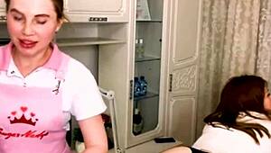 Yo, Sugarnadya waxes legs for a client, showing off that sexy ass! 😍