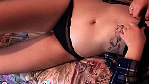 हॉर्नी जवान लड़की की पैशनेट डॉगीस्टाइल चुदाई इंटेंस ऑर्गेज्म क्लोजअप