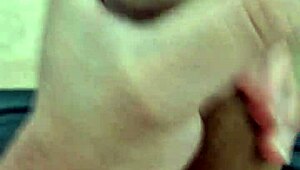 hey, wanna suck this juicy brazilian twink's dick? 😏🍆