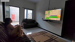 Jogando videogame sentado nas pernas so queria zerar o jogo e nem viu o tamanho que ta a madeira?