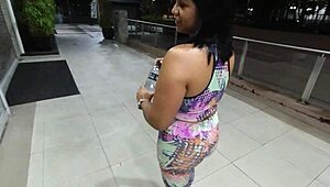 Na Academia Sem Calcinha Treinando Com Tesão