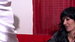 Wow! Amateur couple bangs hard on couch in HD!