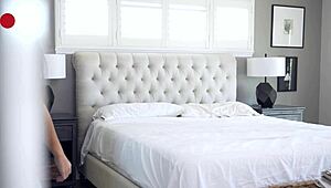 नौकरी बचाने को मैं उसकी पर्सनल कम डंप बन गई