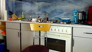 Hey, wanna see Sexydea’s hot ass play in the kitchen?