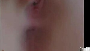 Horny Stepsister Joyliii Sends Nude Photos!