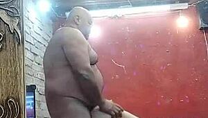 Muscular Bodybuilder Tiuzao Fucks the Southern Novinhas with Big Belly