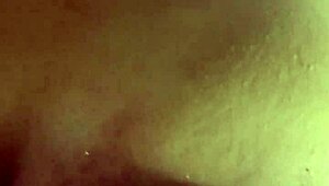 la pillo descansando y me la follo completa