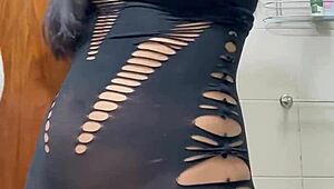 Gravei a namorada do corno s� meu amigo uma baita gostosa no banheiro