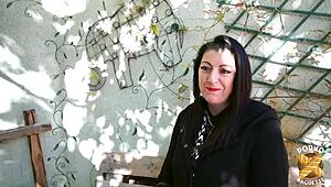 Yvanna une brunette très coquine