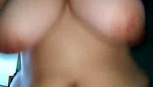 la amiga de mi novia me pide follarla quick before she comes!