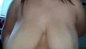 la amiga de mi novia me pide follarla quick before she comes!