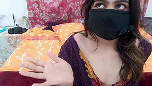 Hey, Sobia Nasir’s roleplay on WhatsApp call got me moaning loud!