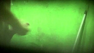 batendo uma no banheiro de casa