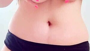 बाहर बड़ी काउगर्ल चूचियों पर हॉट मसाज