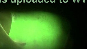 batendo uma no banheiro de casa