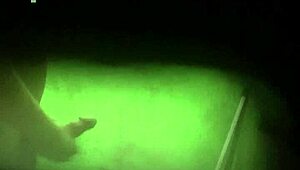 batendo uma no banheiro de casa