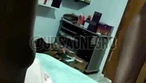 orgia com 3 novinhos hoje eu to guloso - completo no red