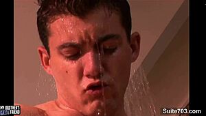 I saw horny gays screwing asses at the mirror, it was so intense