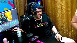 andressa sanchez sensualizou gostoso pro ruan ela meteu o rabo na câmera e colocou o pau dele pra fora - podcast pópum no barraco - completo no sheer red