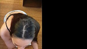 This 10/10 Colombian queen takes care of a big cock 😍