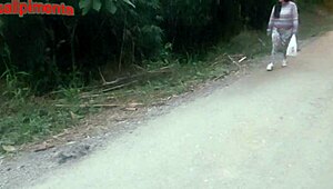 Transando com Gostosa na Colônia Marginal. Sem Camisinha, Goza no Cuzinho!