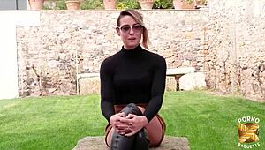 La Pétillante Pam Gets Nailed in Notorious Night Club