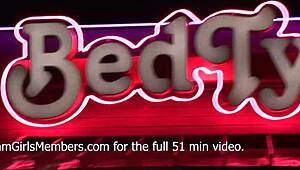 Cute nerdy teen flashes in risky tampa spots