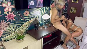 seduzi meu patrão na sala da casa dele, quer ver mais no sheer?