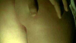 भूरी हसीना बाहर पैसे के लिए काला लंड चूसती बिंदास