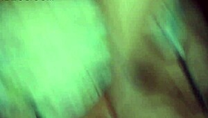 Mi hermanastra gime delicioso mientras mi polla le da un masaje, he whispered