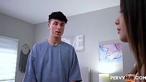 पेटाइट 18+ टीन एक्सलेना मैरी के साथ टेम्परेरी फ्लिंग। इथन वाइल्ड पीओवी ब्लोजॉब चाहता है।